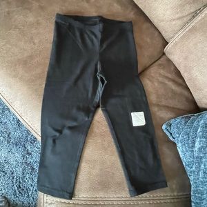BRAND NEW Black Short Crop Length Leggings!